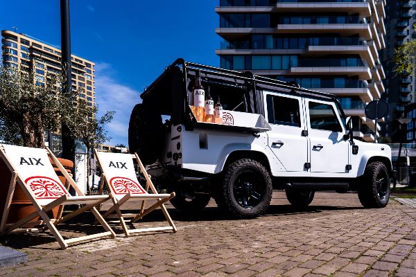 AIX Rosé Land Rover Defender Day